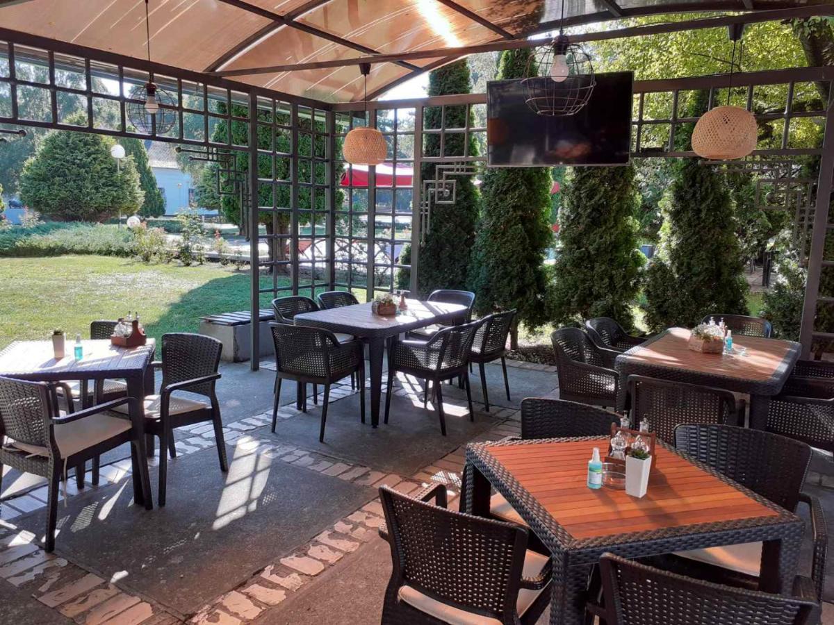 Hotel Biser Panonija Duboka Exterior photo